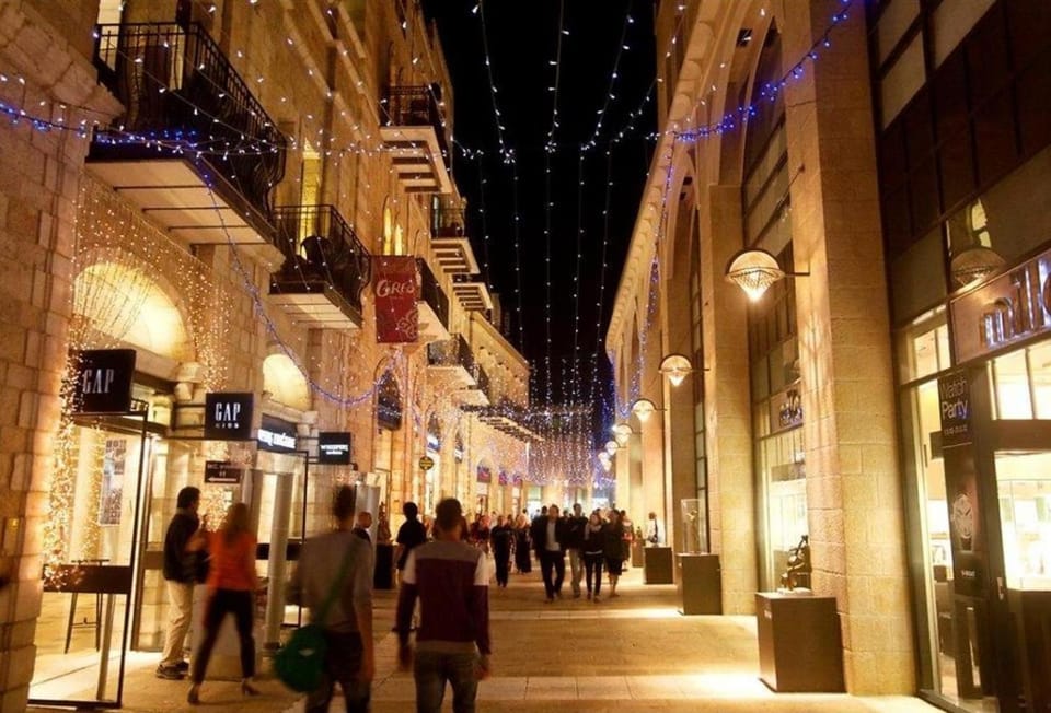Night, Neighbourhood, City view, Street view