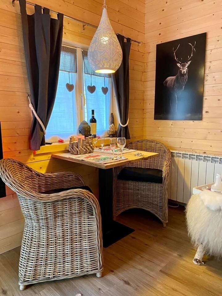 Chalet à l'aise met Wellness, Durbuy Chalet in Wallonia, Belgium