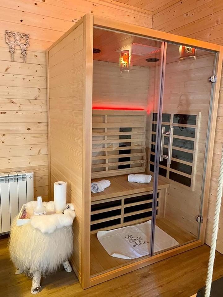 Chalet à l'aise met Wellness, Durbuy Chalet in Wallonia, Belgium