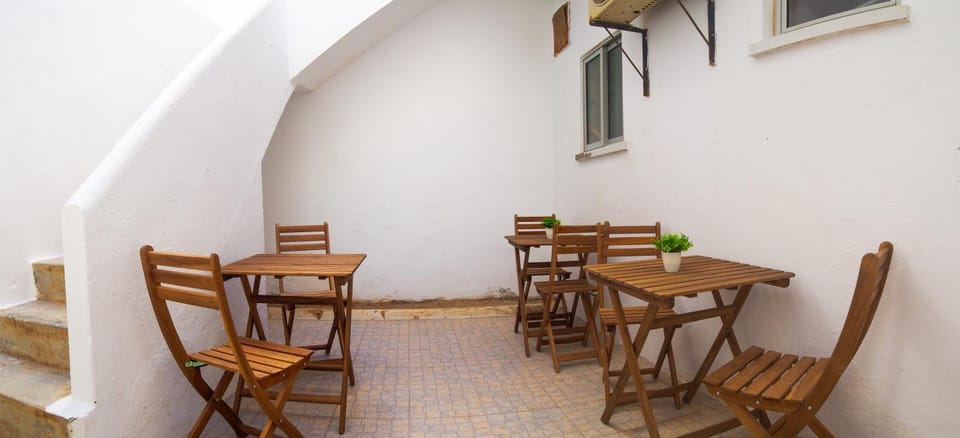 Patio, Dining area