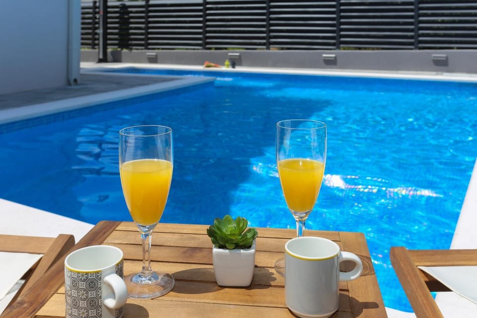 Swimming pool, Swimming pool