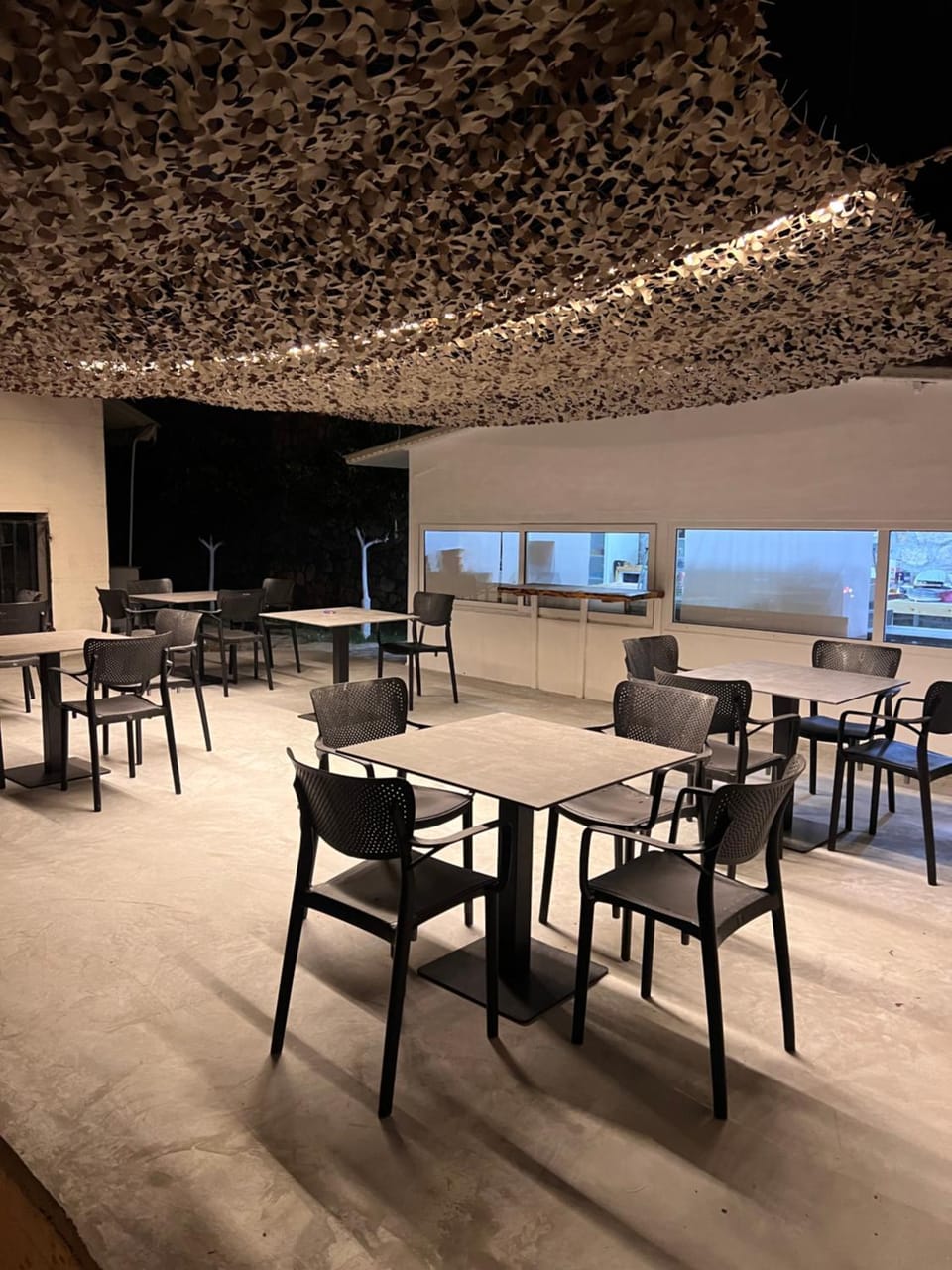 Restaurant/places to eat, Banquet/Function facilities, Seating area