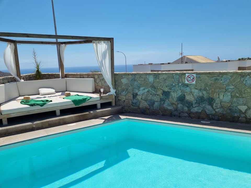 Solarium, Swimming pool