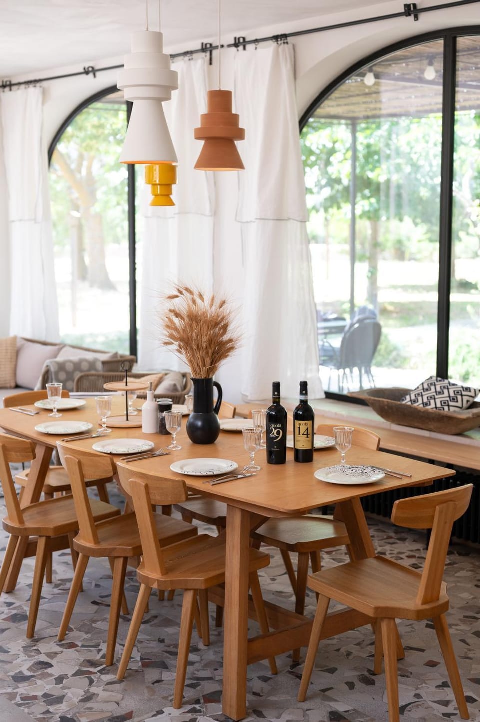 Living room, Seating area, Dining area