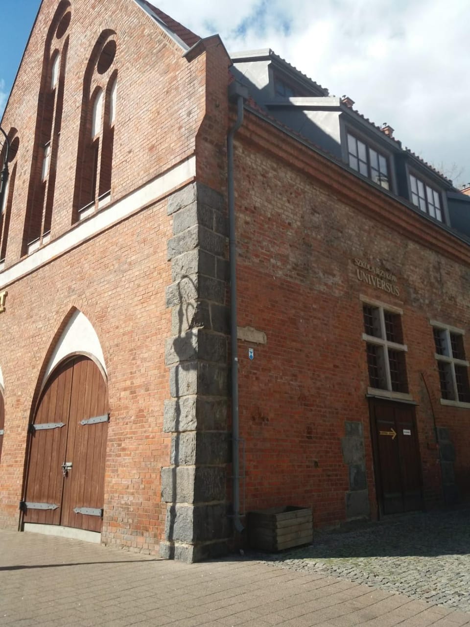 Property building, Facade/entrance, Property logo or sign