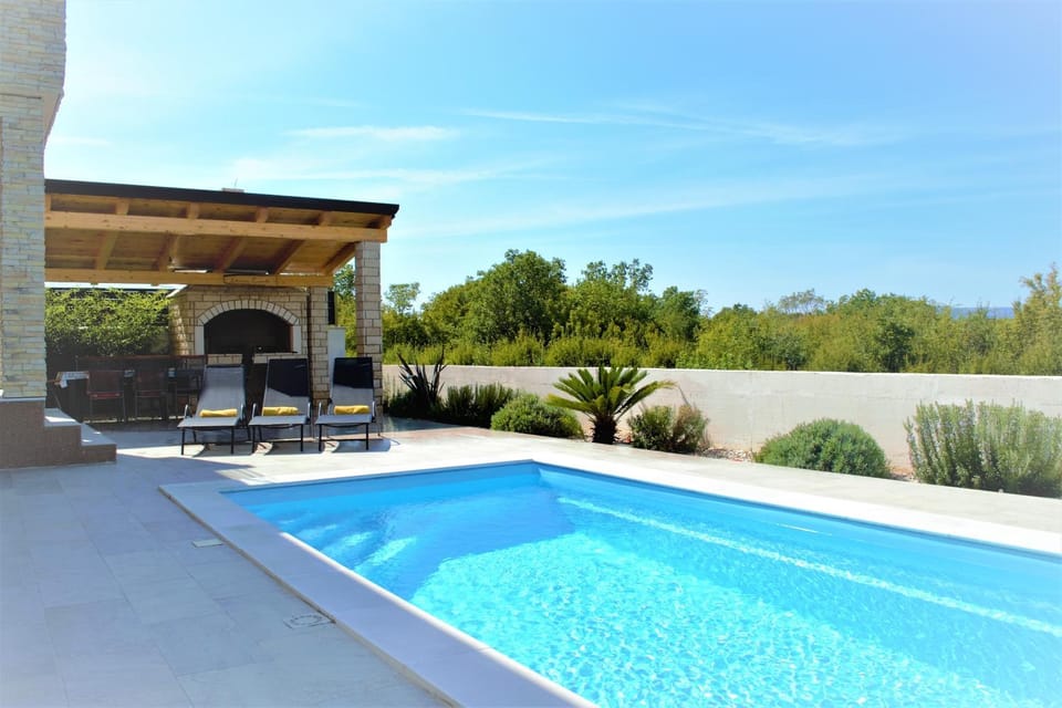 Day, Garden view