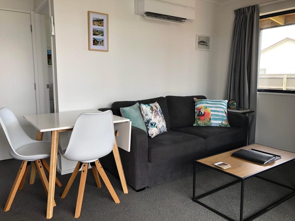 TV and multimedia, Dining area