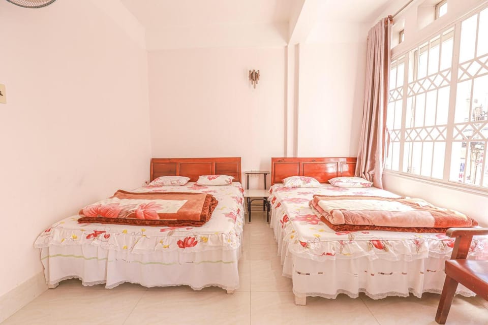 Minh Chiến Hostel -Guest House- Bed and Breakfast in Dalat