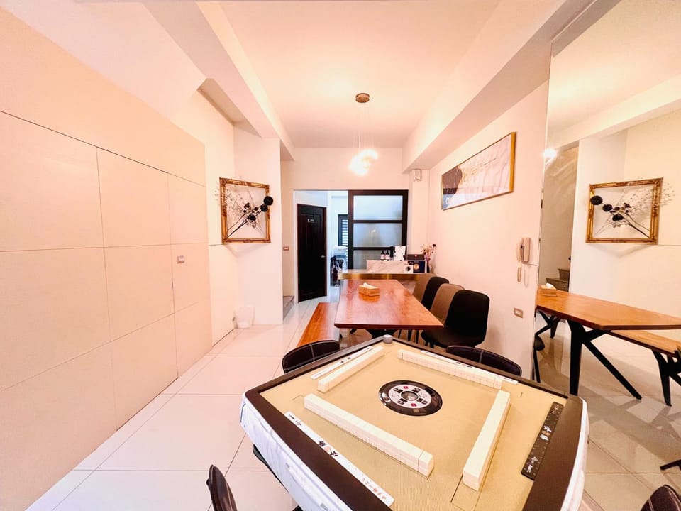 TV and multimedia, Kitchen or kitchenette, Seating area, Dining area