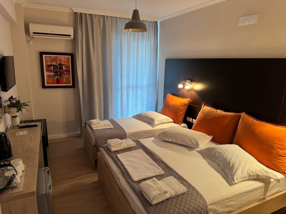 George Hotel Rooms&Suites Hotel in Vlorë County, Albania