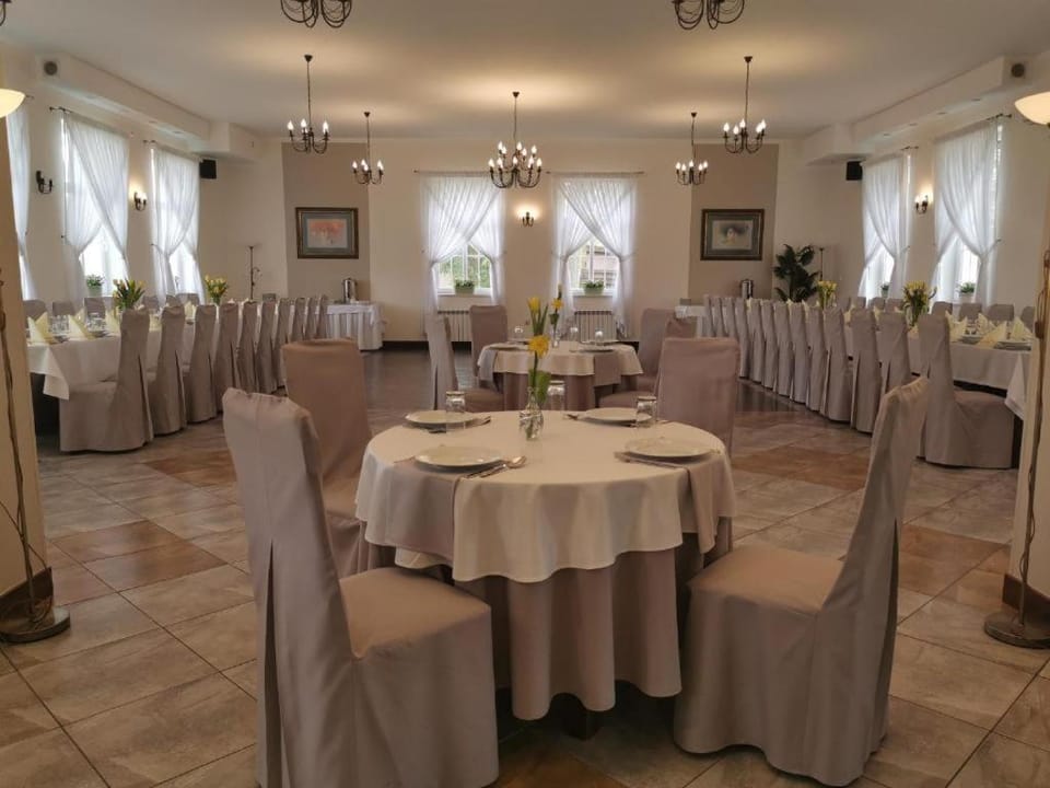 Business facilities, Banquet/Function facilities, Meeting/conference room