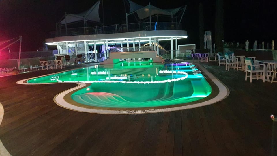 Swimming pool