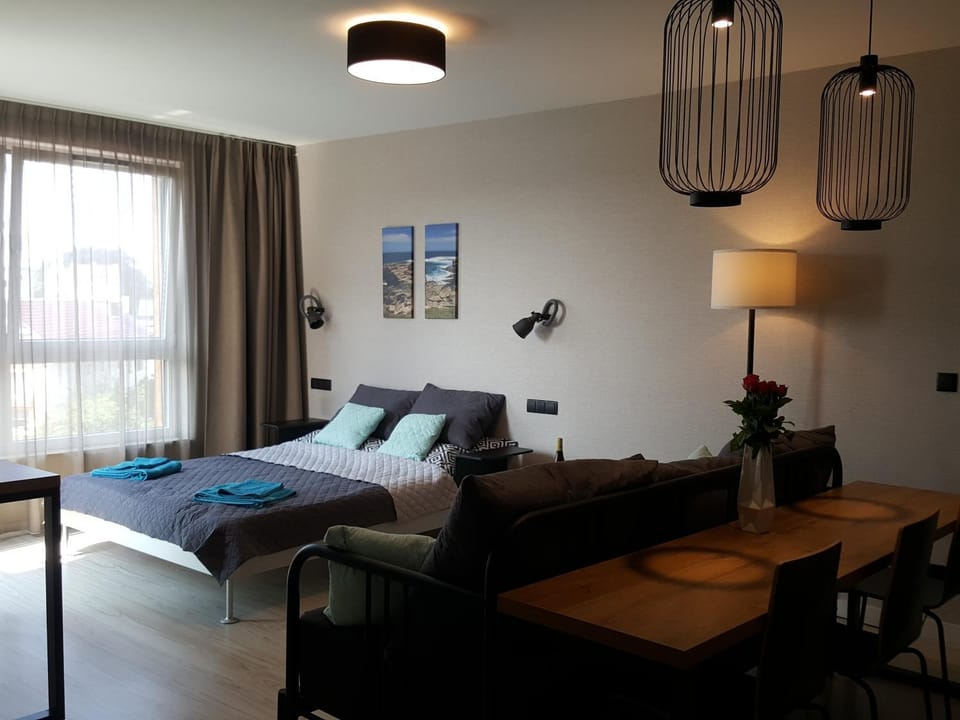 Bed, Photo of the whole room, Seating area