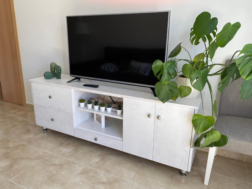 Communal lounge/ TV room, TV and multimedia