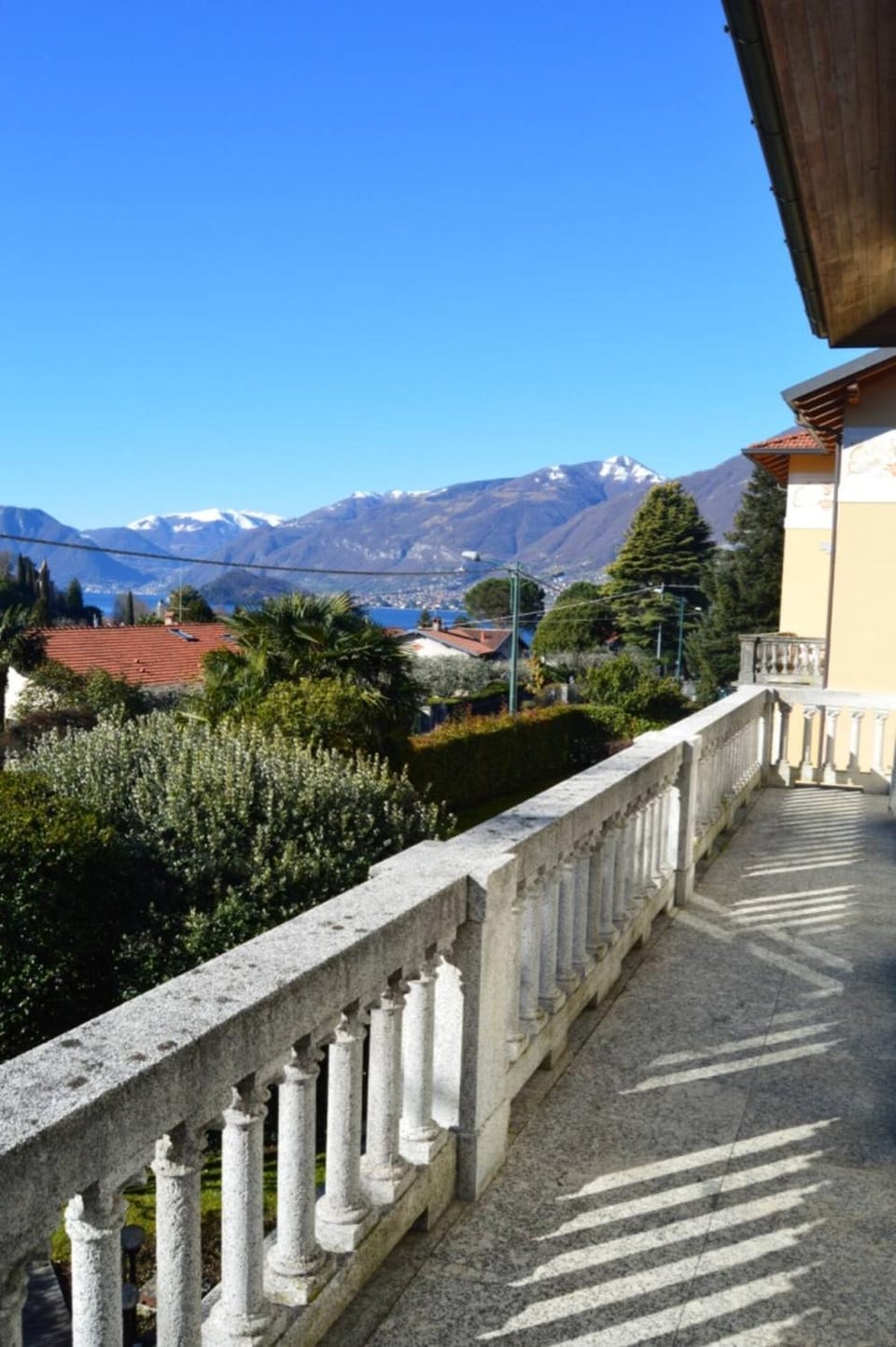 Balcony/Terrace, Mountain view