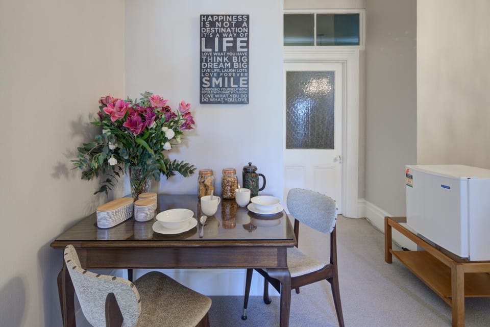 Coffee/tea facilities, Dining area, microwave