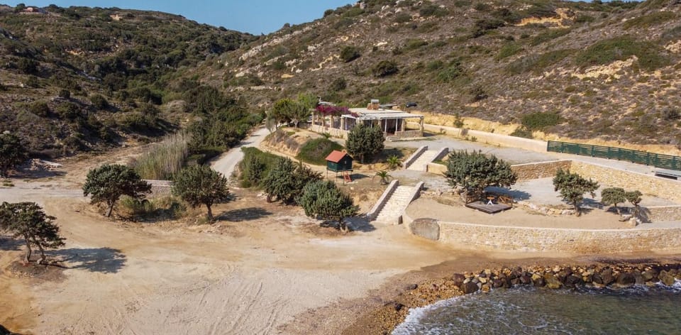 Property building, Day, Natural landscape, Bird's eye view, Sea view