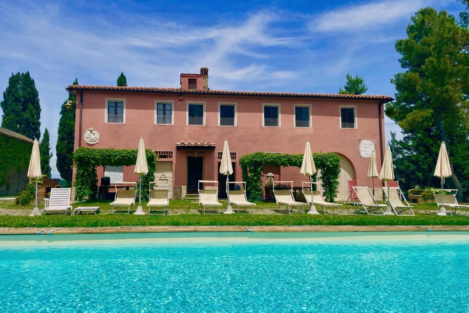 Property building, Garden, Pool view, Swimming pool, sunbed