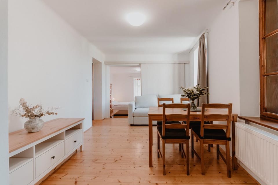 Living room, Photo of the whole room, Seating area, Dining area