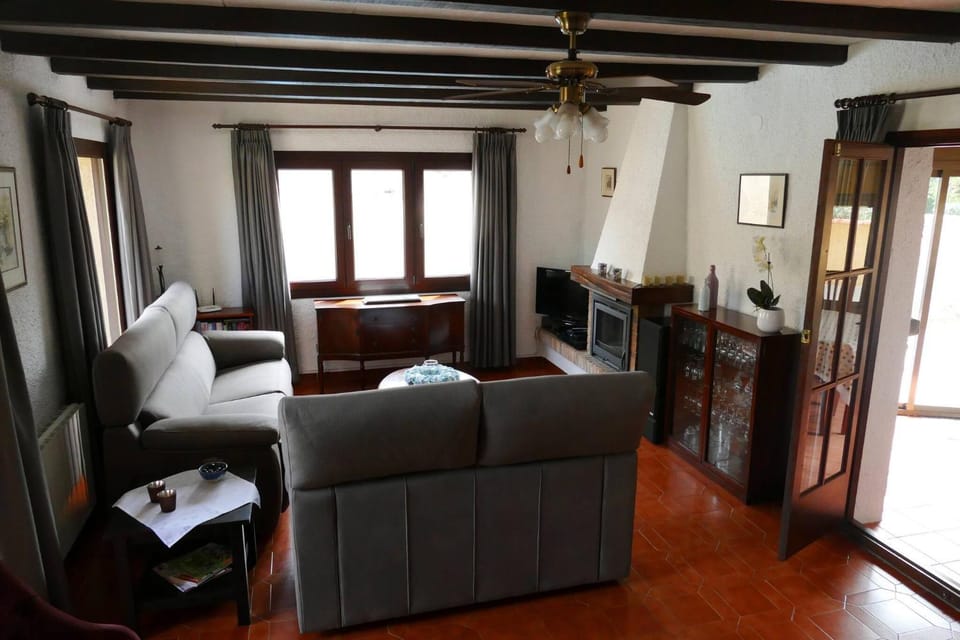 Communal lounge/ TV room, Living room