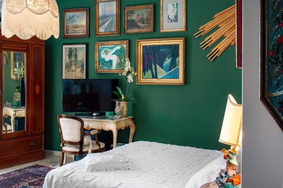 Bed, Decorative detail, Bedroom