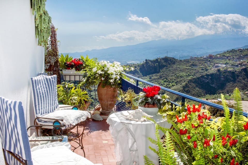 View (from property/room), Balcony/Terrace
