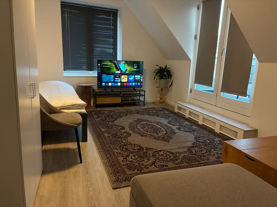 Bed, Living room, Seating area