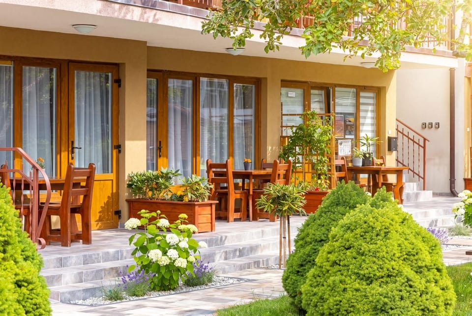 Property building, Spring, Day, Natural landscape, Garden, View (from property/room), Balcony/Terrace, Garden view, pet friendly