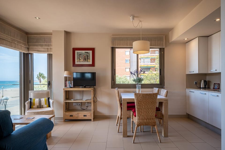 AT010 Segunda línea, vista mar, airco, muy bien equipado Apartment in Torredembarra