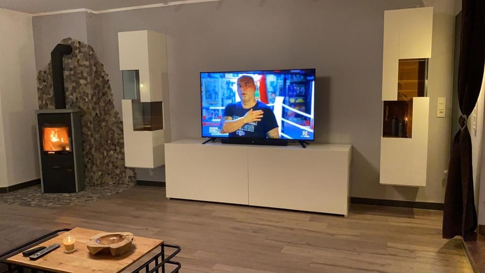 TV and multimedia, Living room, Decorative detail