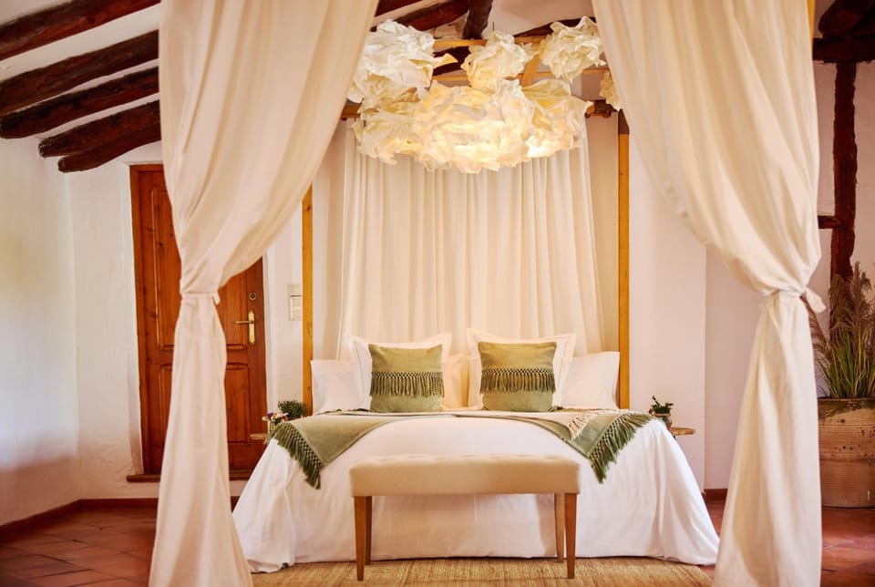 VILASIRA ( Rooms & Wines ) Farm Stay in Valencian Community