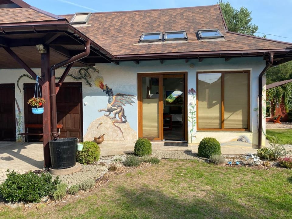 Property building, Facade/entrance