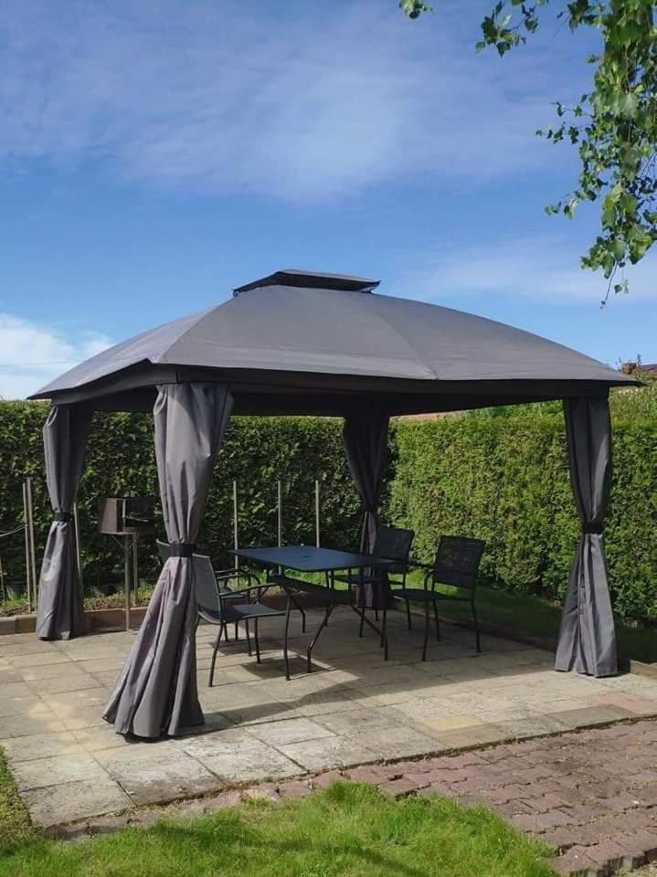 Patio, BBQ facilities