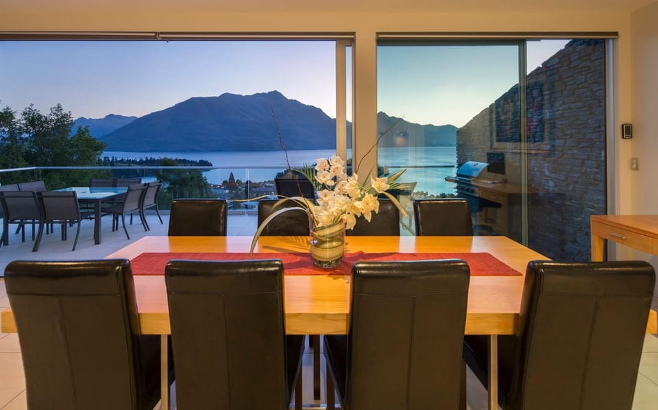 Dining area, Lake view, Mountain view