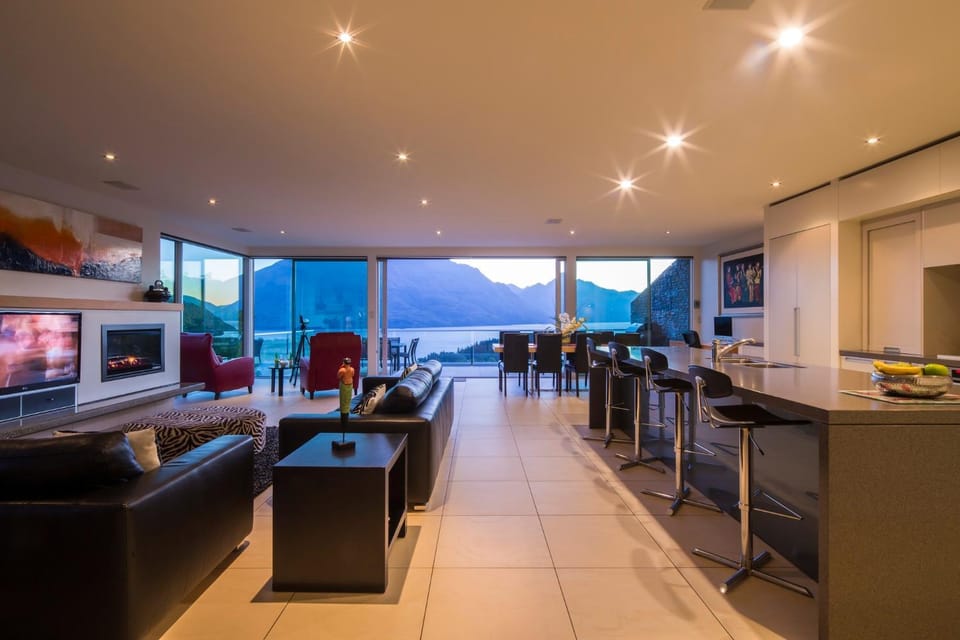 TV and multimedia, Kitchen or kitchenette, Living room