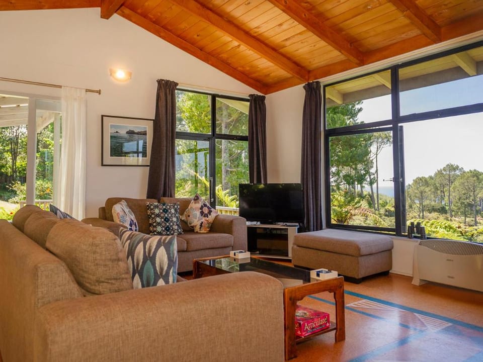 Hahei Hideaway - Hahei Holiday Home House in Auckland Region