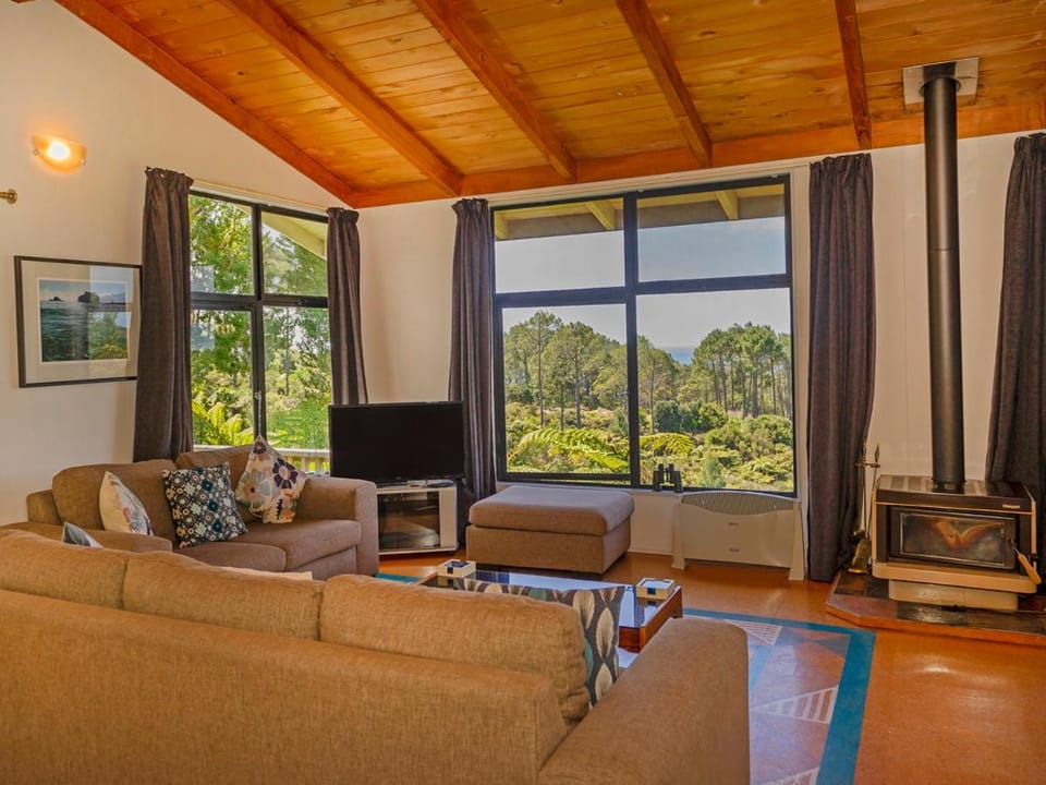 Hahei Hideaway - Hahei Holiday Home House in Auckland Region