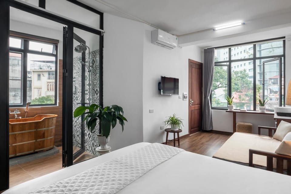 Photo of the whole room, Bedroom