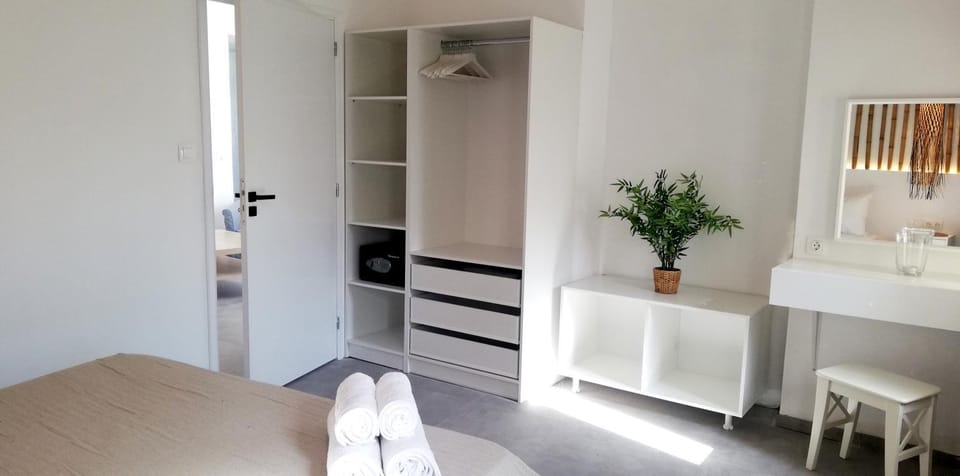 Photo of the whole room, Decorative detail, Bedroom