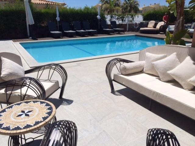 Swimming pool, Swimming pool