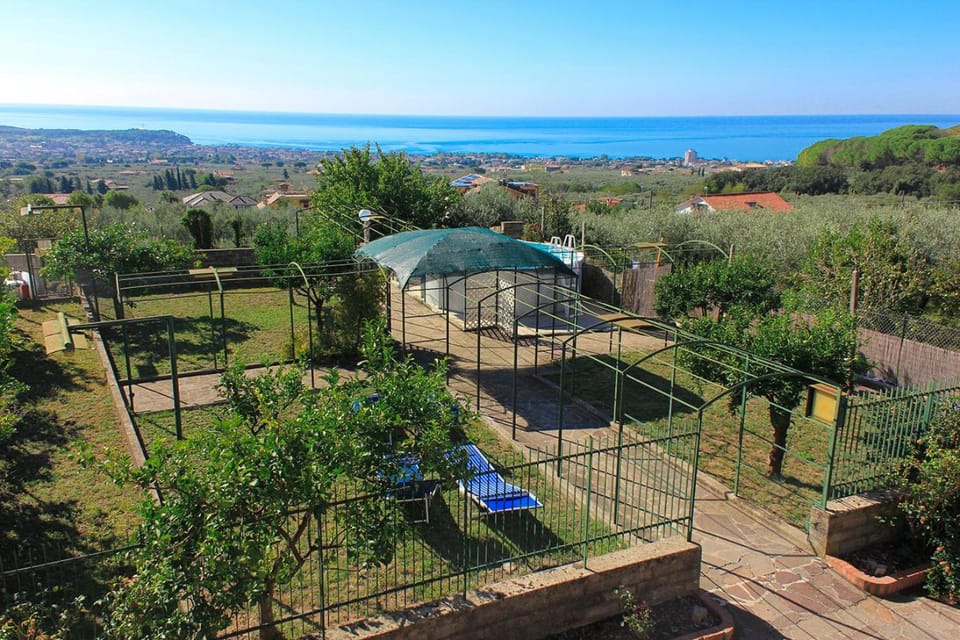 Garden view, Sea view