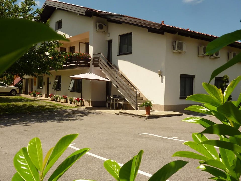 Property building, Day