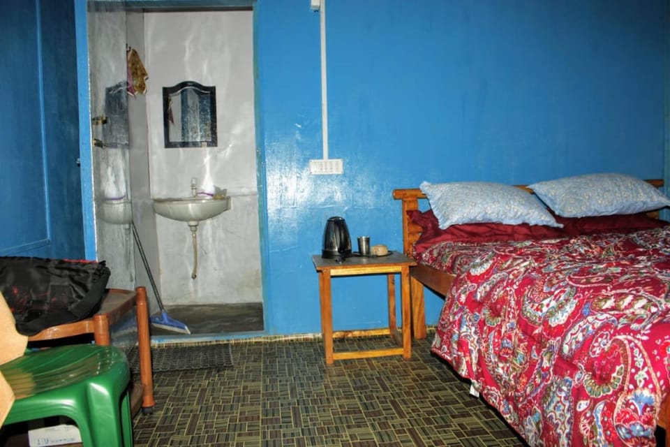 Bed, Bathroom, Photo of the whole room