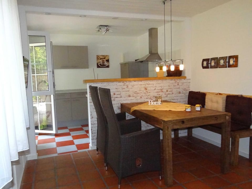 Property building, Kitchen or kitchenette, Living room