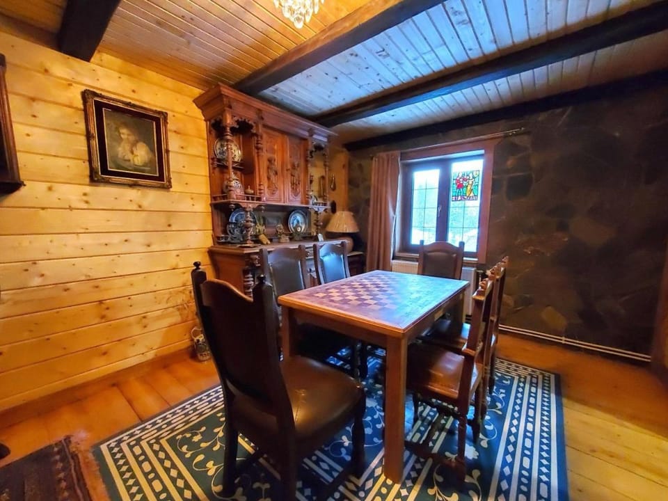 На Галіції House in Romania