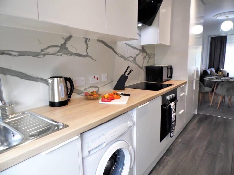 Coffee/tea facilities, Kitchen or kitchenette, pet friendly, stove