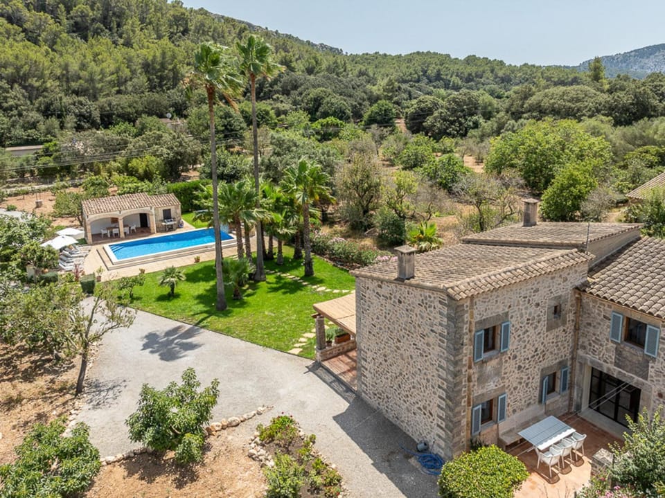 Garden, View (from property/room), Swimming pool