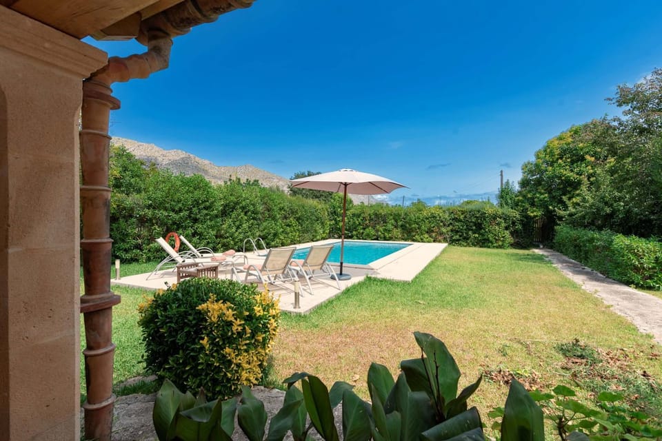Natural landscape, Garden, Mountain view, Swimming pool, sunbed