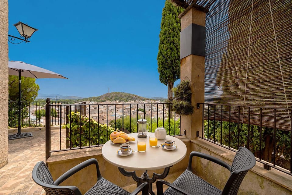 View (from property/room), Balcony/Terrace, Seating area
