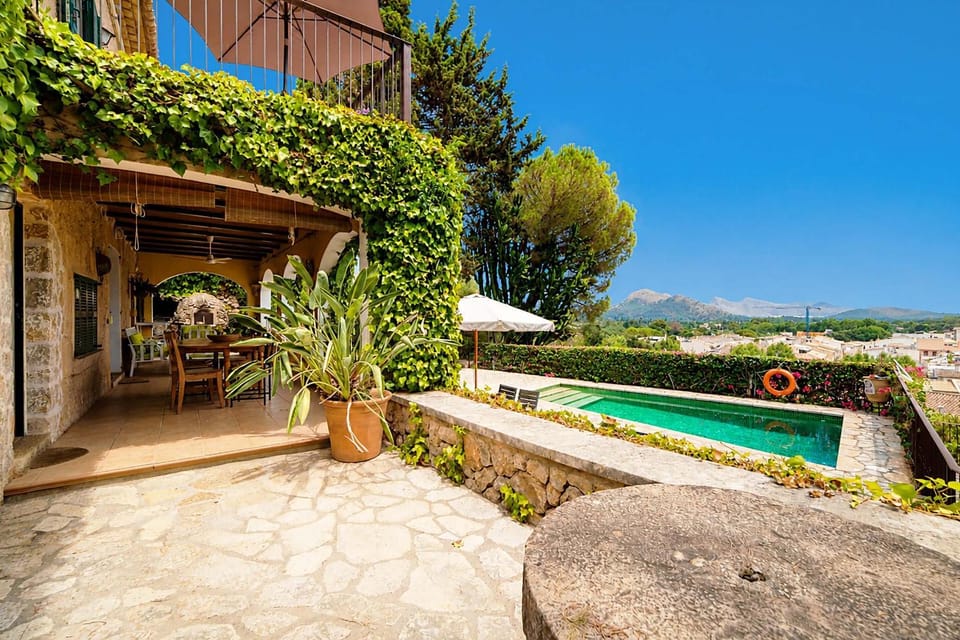 Patio, Pool view, Swimming pool, sunbed
